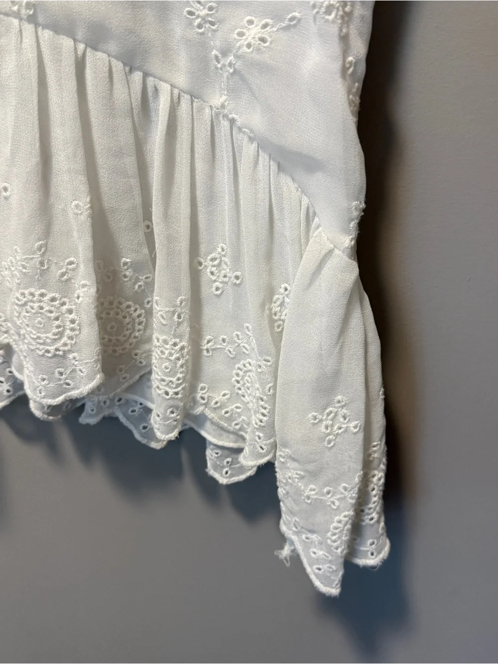 Zara White Embroidered Peplum V-Neck Top - M